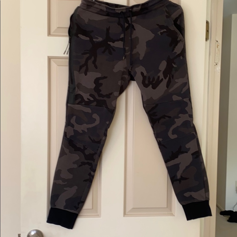 Men’s Nike jogger(used like new)